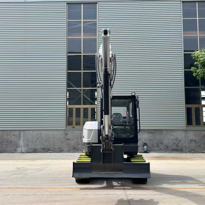 Piccolo escavatore in vendita