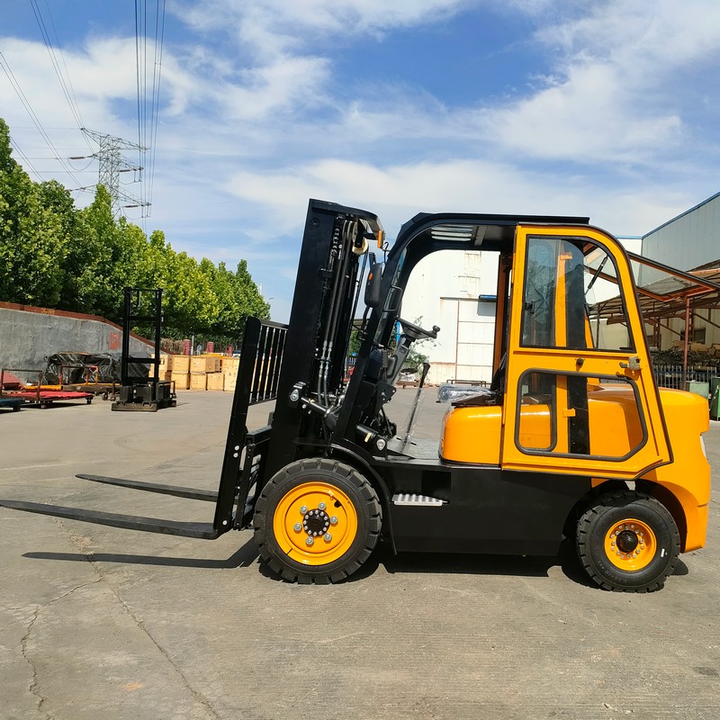 Carrello elevatore diesel con cabina