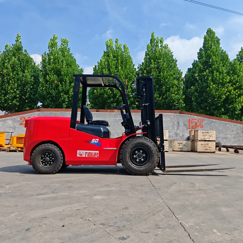 Carrello elevatore diesel da 5 tonnellate in vendita