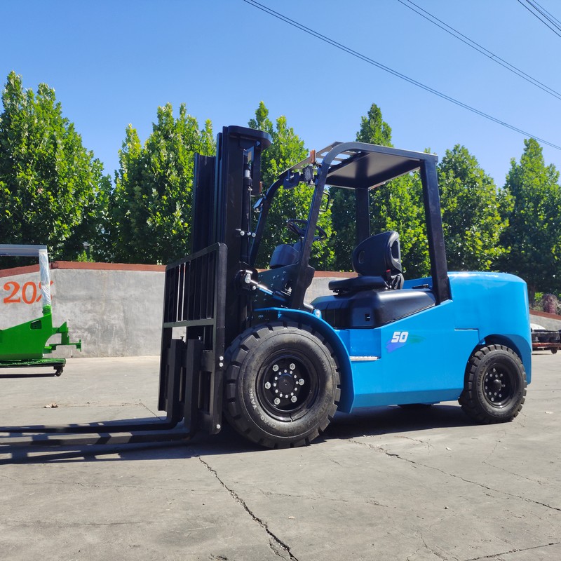 Carrello elevatore elettrico da 5 t