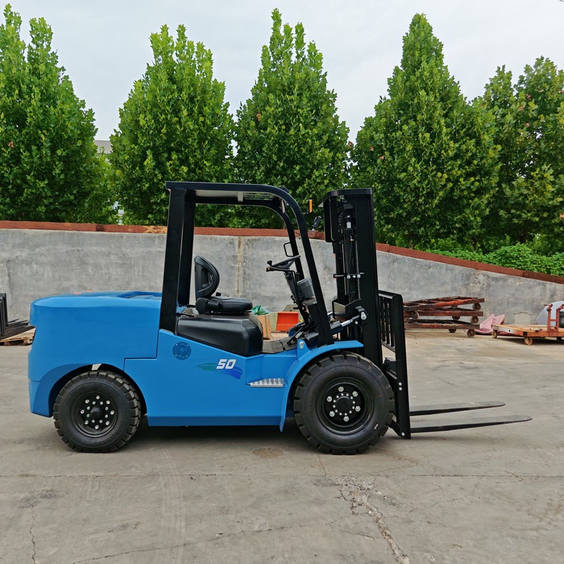 Carrello elevatore elettrico da 5 t