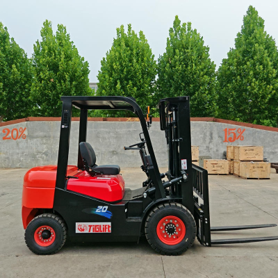 Piccolo carrello elevatore diesel