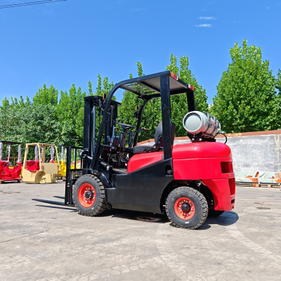 Carrello elevatore a GPL da 2 tonnellate