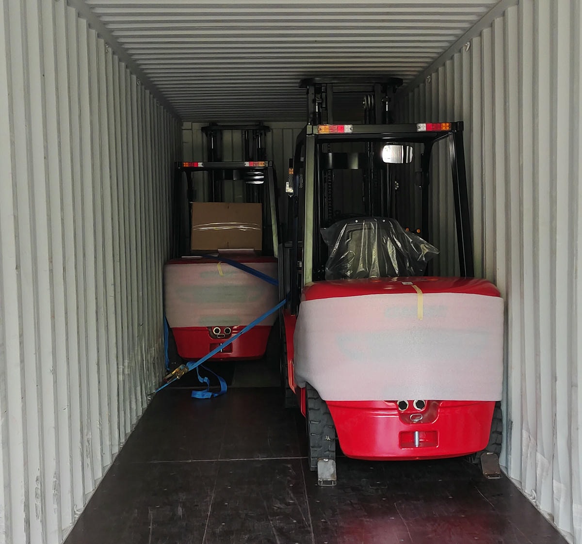 foto di spedizione di carrelli elevatori diesel