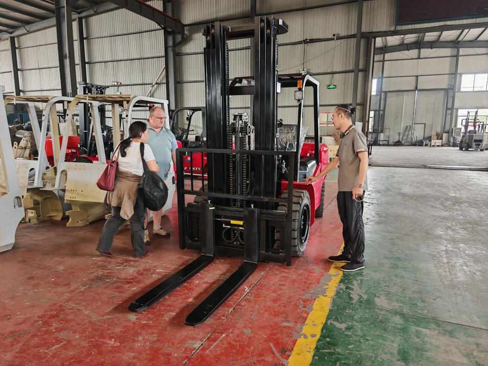 Carrello elevatore diesel da 5 tonnellate Carrello elevatore diesel da 5 tonnellate